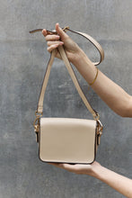Load image into Gallery viewer, Lexi Chain Detail Crossbody Bag
